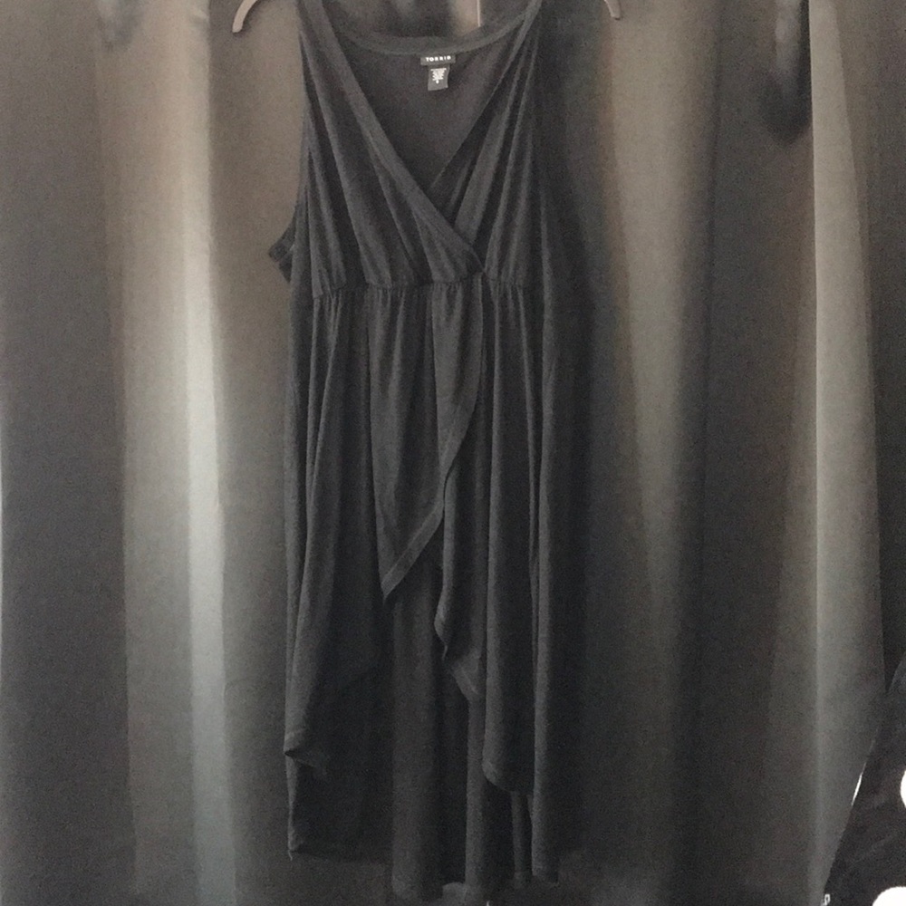 Black high low tank top